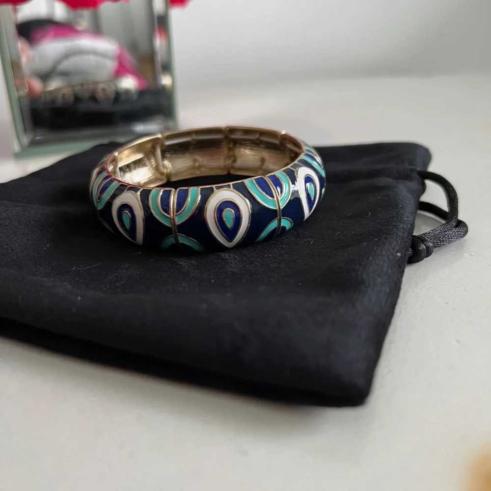 Bracelets - Picture 5 of 7